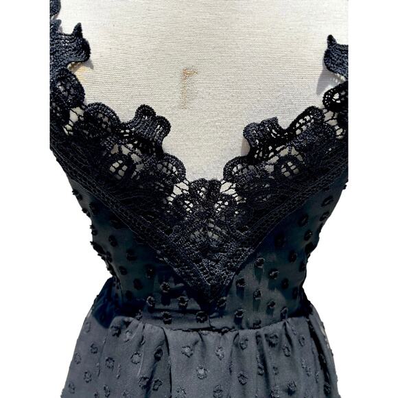NWOT Black Ivy Lace Trim Plunge Midi Dress size Medium - Picture 6 of 11